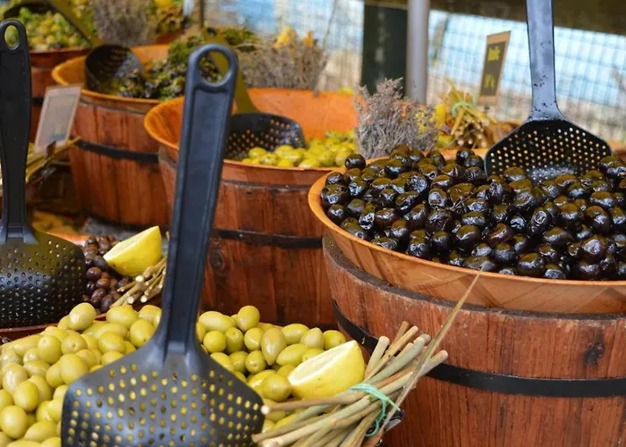 Apartman T2 Climatise Avec Grande Terrasse, Piscine Et Parking Privatif, Proche Et Commerces. - Fr-1-251-441 Le Lavandou