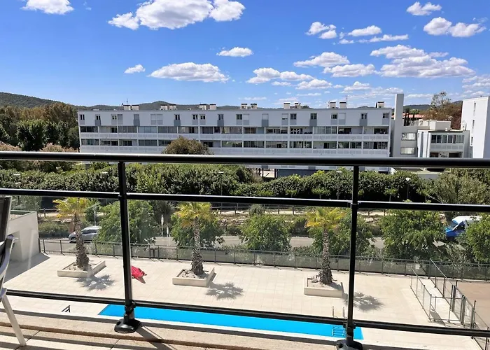 Apartman T2 Climatise Avec Grande Terrasse, Piscine Et Parking Privatif, Proche Et Commerces. - Fr-1-251-441 *