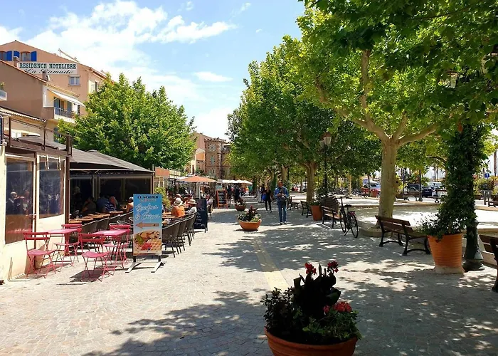 T2 Climatise Avec Grande Terrasse, Piscine Et Parking Privatif, Proche Et Commerces. - Fr-1-251-441 لو لا فاندو